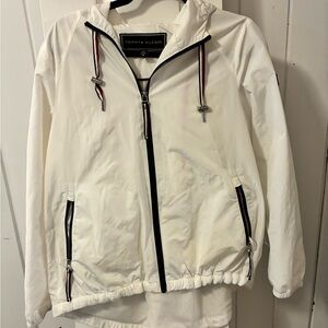 Tommy Hilfiger White Hooded Vintage Shell rain Jacket with Signature Trim